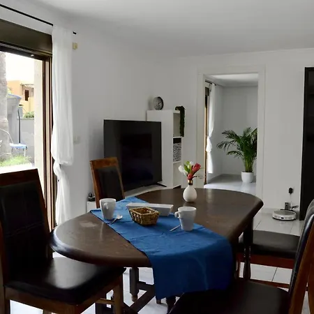 Elegant Townhouse With Shared Pool In Torrevieja *