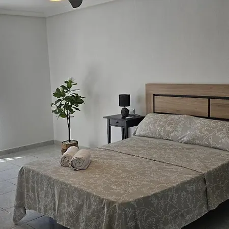 Townhouse With Shared Pool Torrevieja