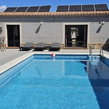 Elegant Townhouse With Shared Pool In Torrevieja Σπίτι διακοπών *