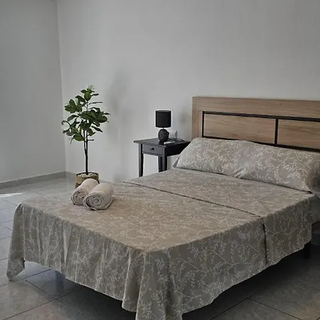 Townhouse With Shared Pool Torrevieja