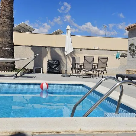 Townhouse With Shared Pool Hébergement de vacances Torrevieja