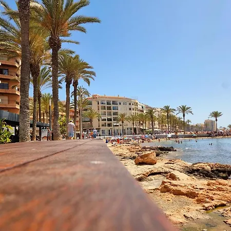 Hébergement de vacances Townhouse With Shared Pool Torrevieja