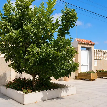 Townhouse With Shared Pool