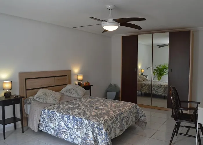 Townhouse With Shared Pool Holiday home Torrevieja