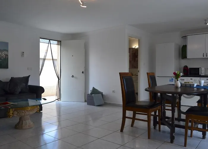 Townhouse With Shared Pool