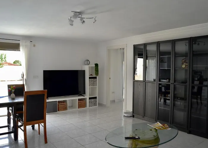 Townhouse With Shared Pool