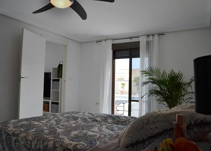 Townhouse With Shared Pool Holiday home *