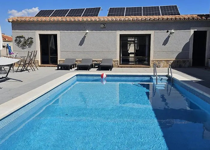 Townhouse With Shared Pool Holiday home *