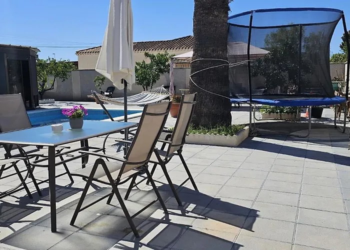 Townhouse With Shared Pool Holiday home *