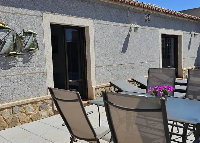 Townhouse With Shared Pool Holiday home *