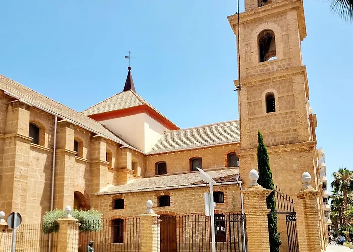 Townhouse With Shared Pool * Torrevieja